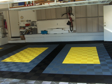 Garagenboden im neuen Design mit Rip-TEC Bodenfliesen