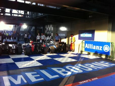 Rip-TEC Garagenboden in Melbourne beim Formel 1 Racing-Event in Brandklasse Bfl-s1